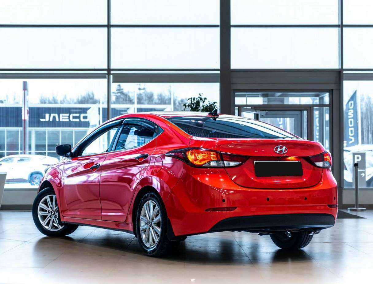 Hyundai Elantra с пробегом — 2014 год. Фото: #3