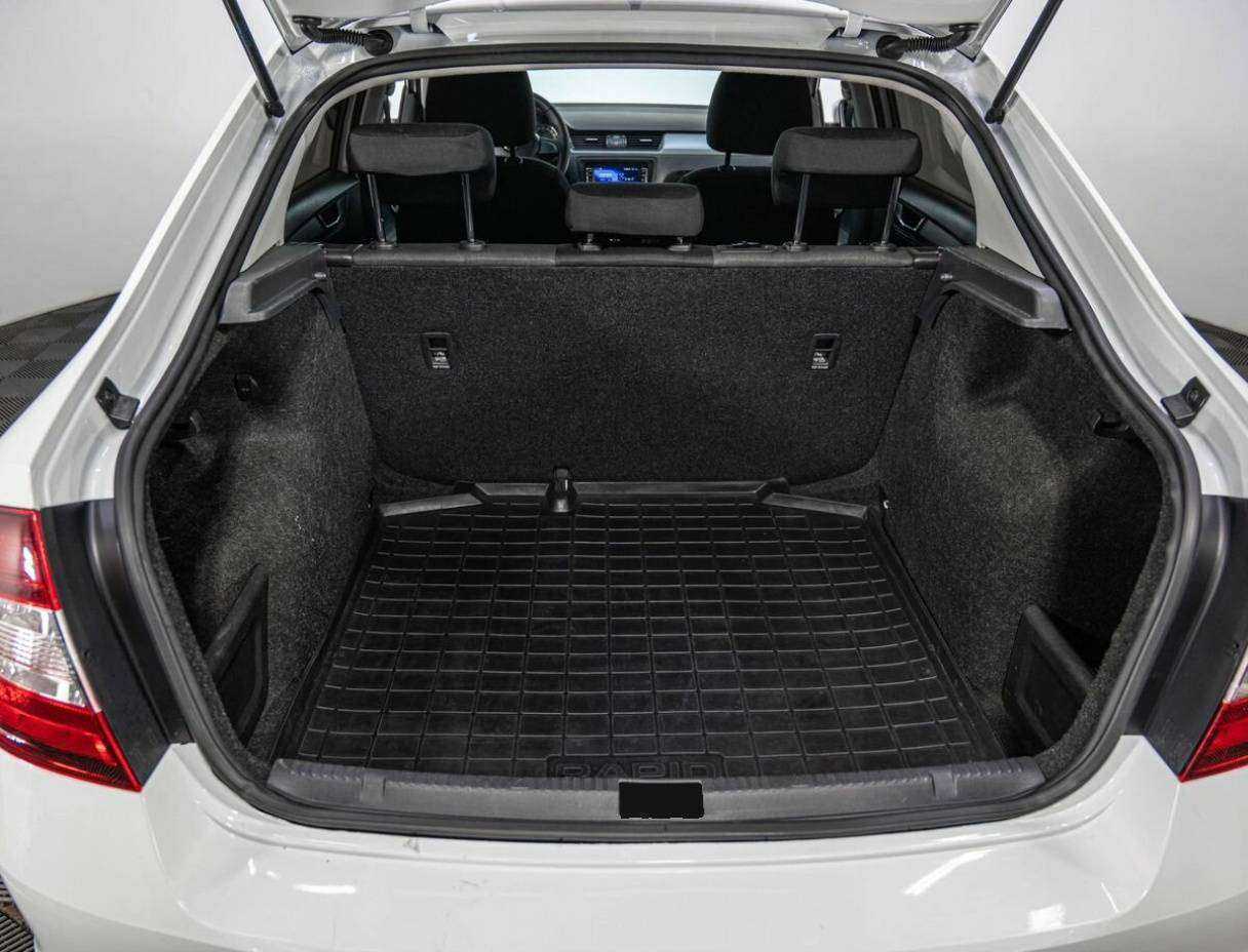 Skoda Rapid с пробегом — 2017 год. Фото: #24