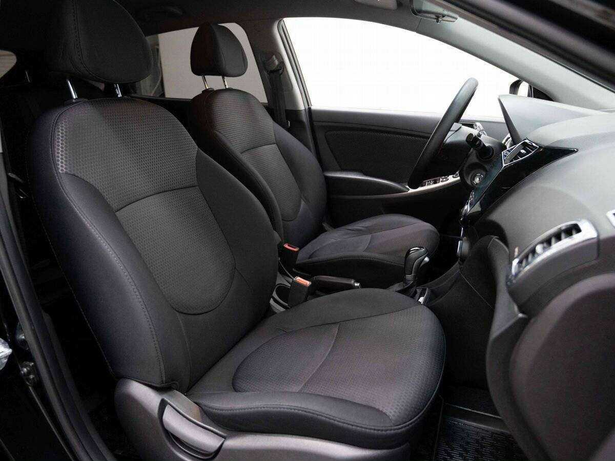 Hyundai Solaris с пробегом — 2016 год. Фото: #11