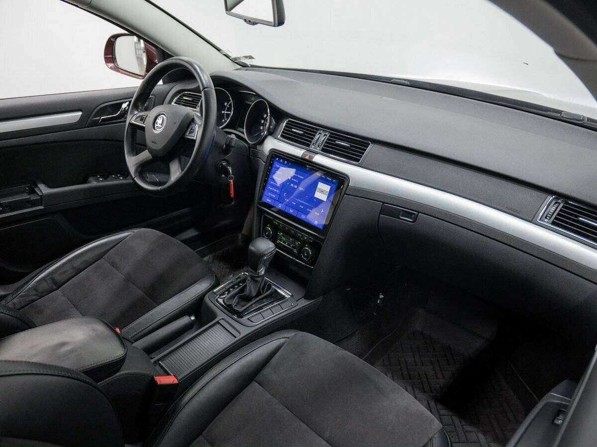 Skoda Superb с пробегом — 2014 год. Фото: #6