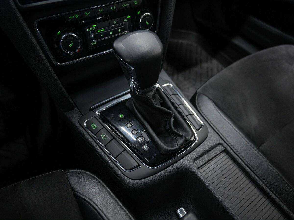 Skoda Superb с пробегом — 2014 год. Фото: #21