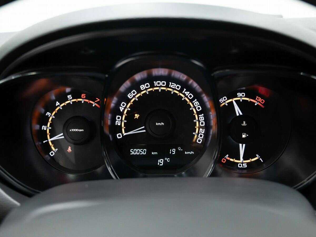 Lada (ВАЗ) Vesta с пробегом — 2020 год. Фото: #16