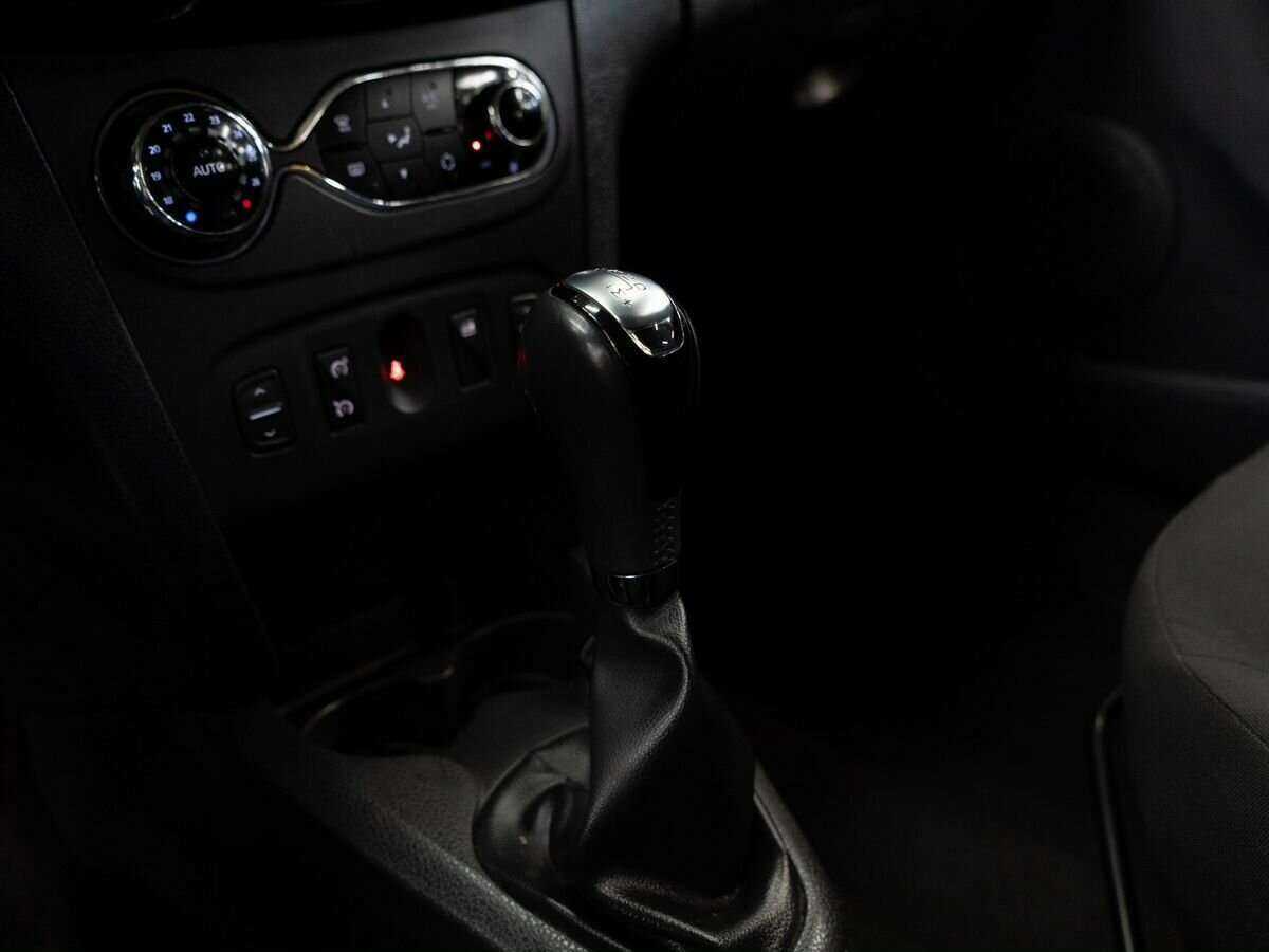 Renault Sandero с пробегом — 2018 год. Фото: #10