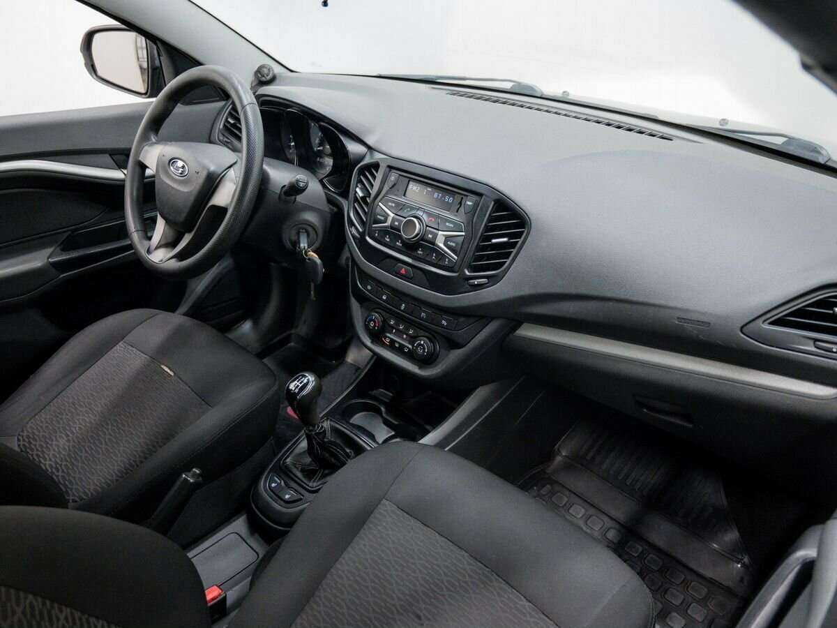 Lada (ВАЗ) Vesta с пробегом — 2015 год. Фото: #6