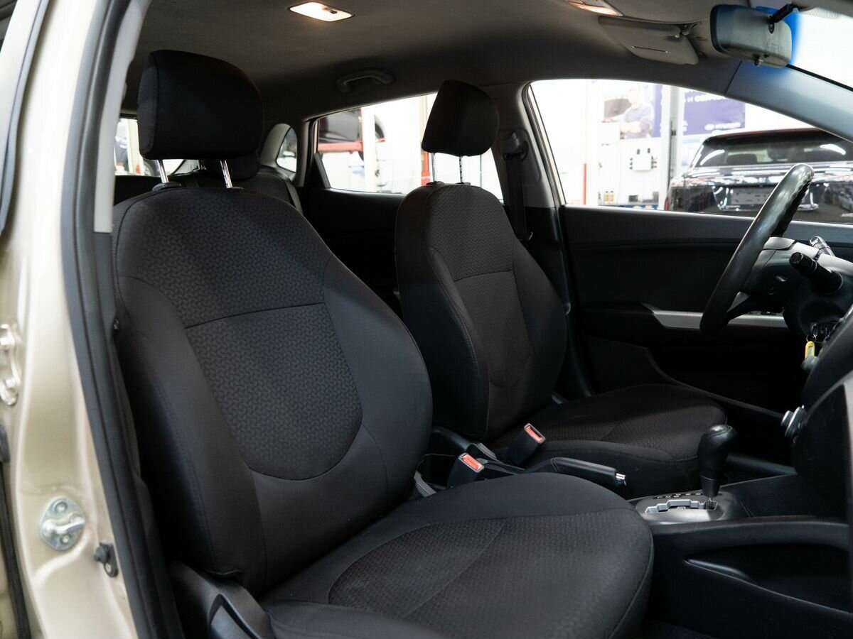 Kia Rio с пробегом — 2012 год. Фото: #7