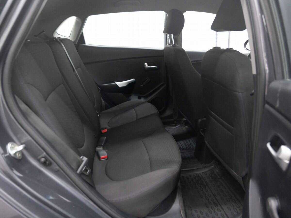 Kia Rio с пробегом — 2013 год. Фото: #9