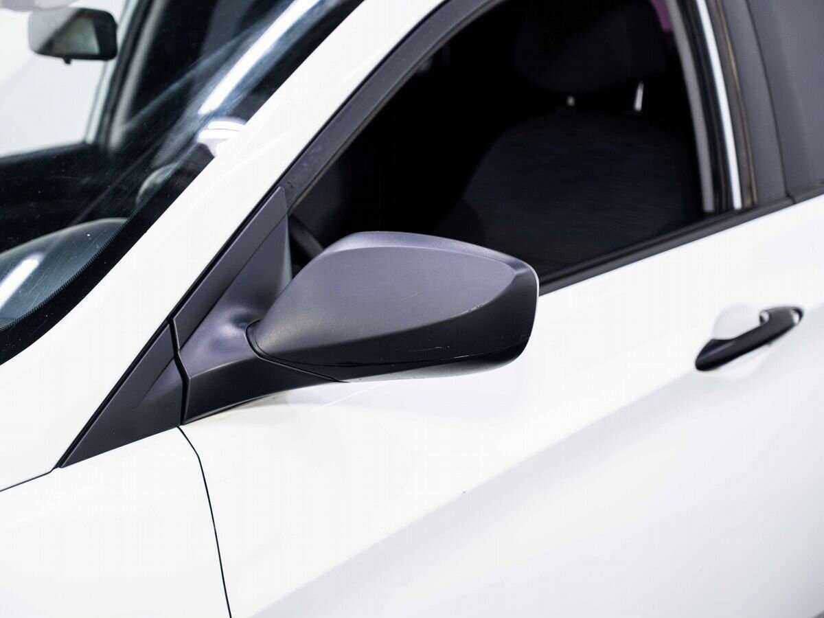 Hyundai Solaris с пробегом — 2014 год. Фото: #6