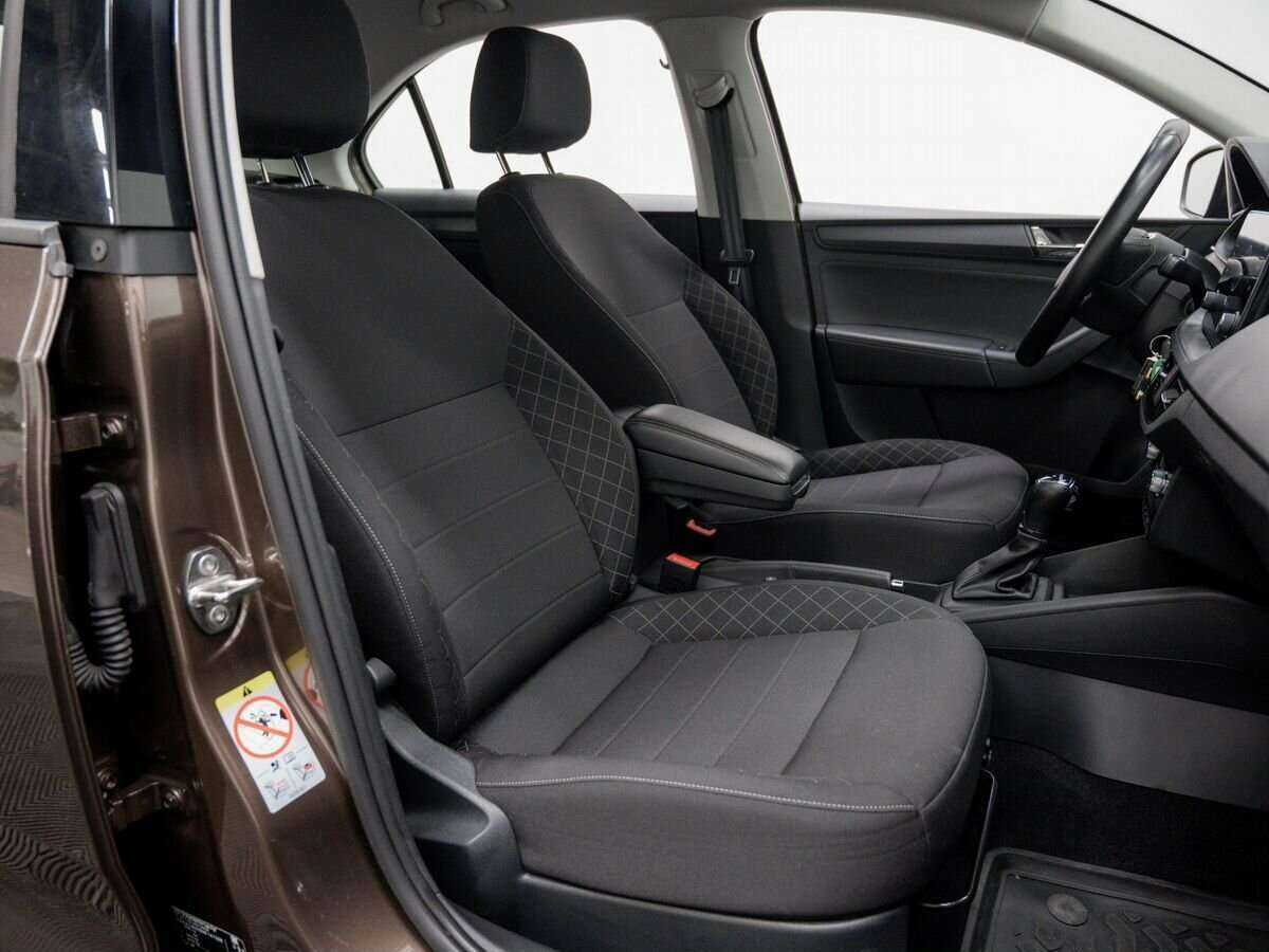 Skoda Rapid с пробегом — 2021 год. Фото: #7