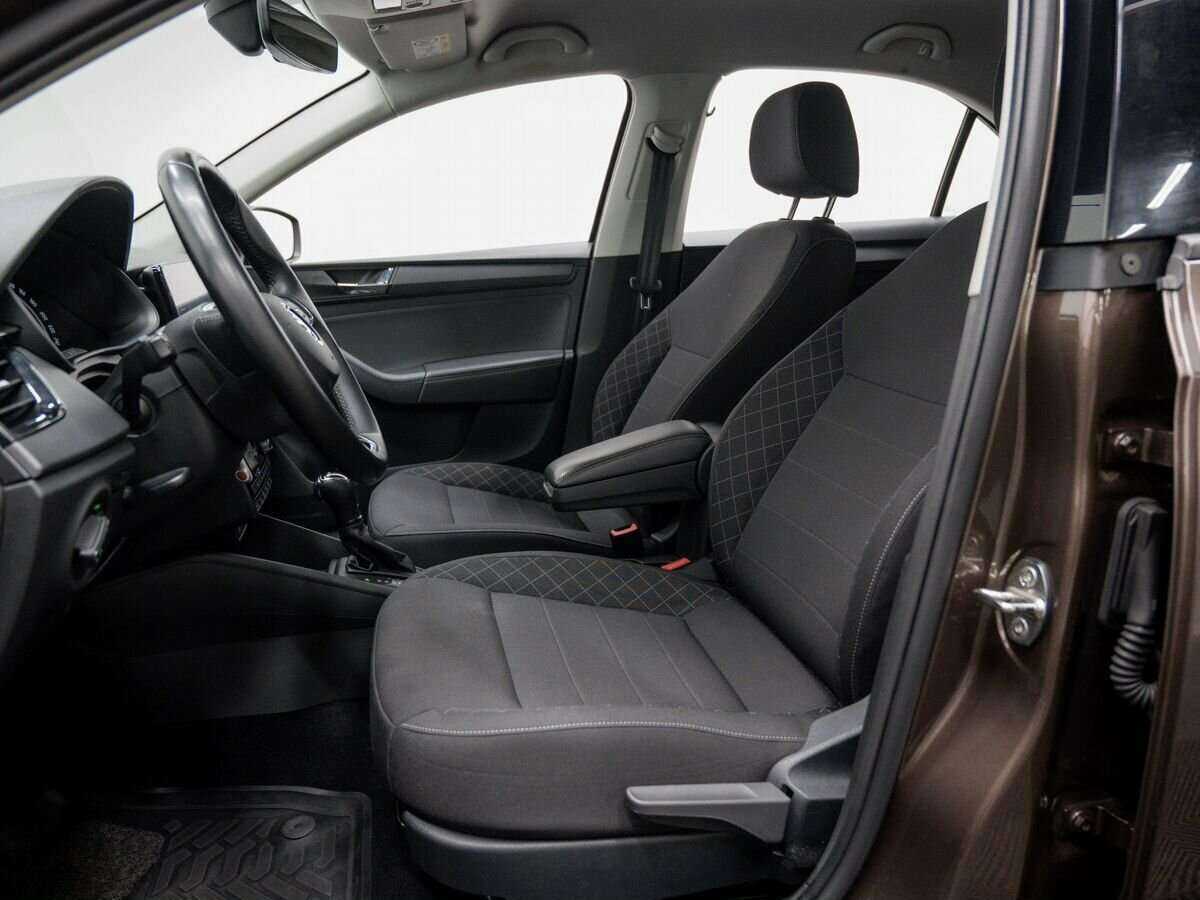 Skoda Rapid с пробегом — 2021 год. Фото: #13