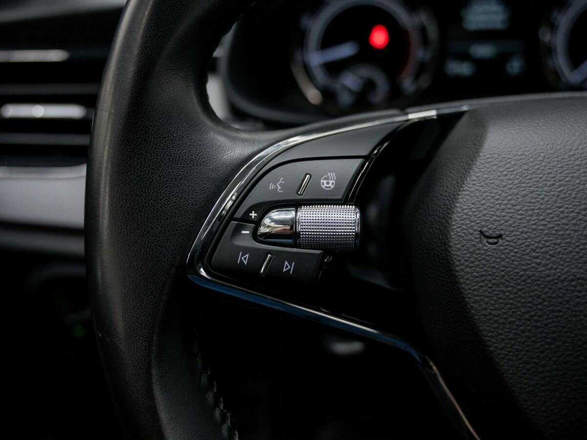 Skoda Rapid с пробегом — 2021 год. Фото: #22