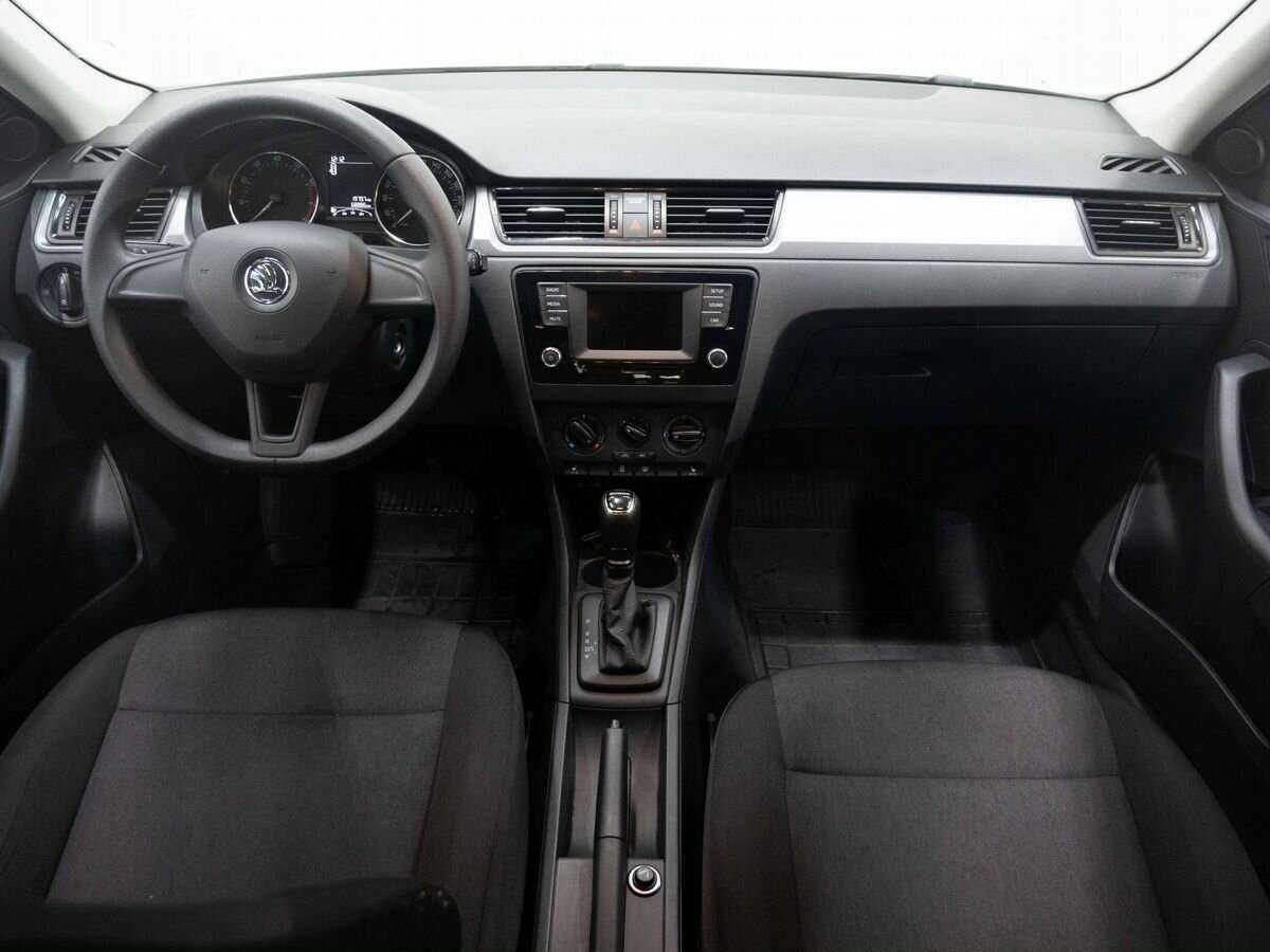 Skoda Rapid с пробегом — 2017 год. Фото: #12