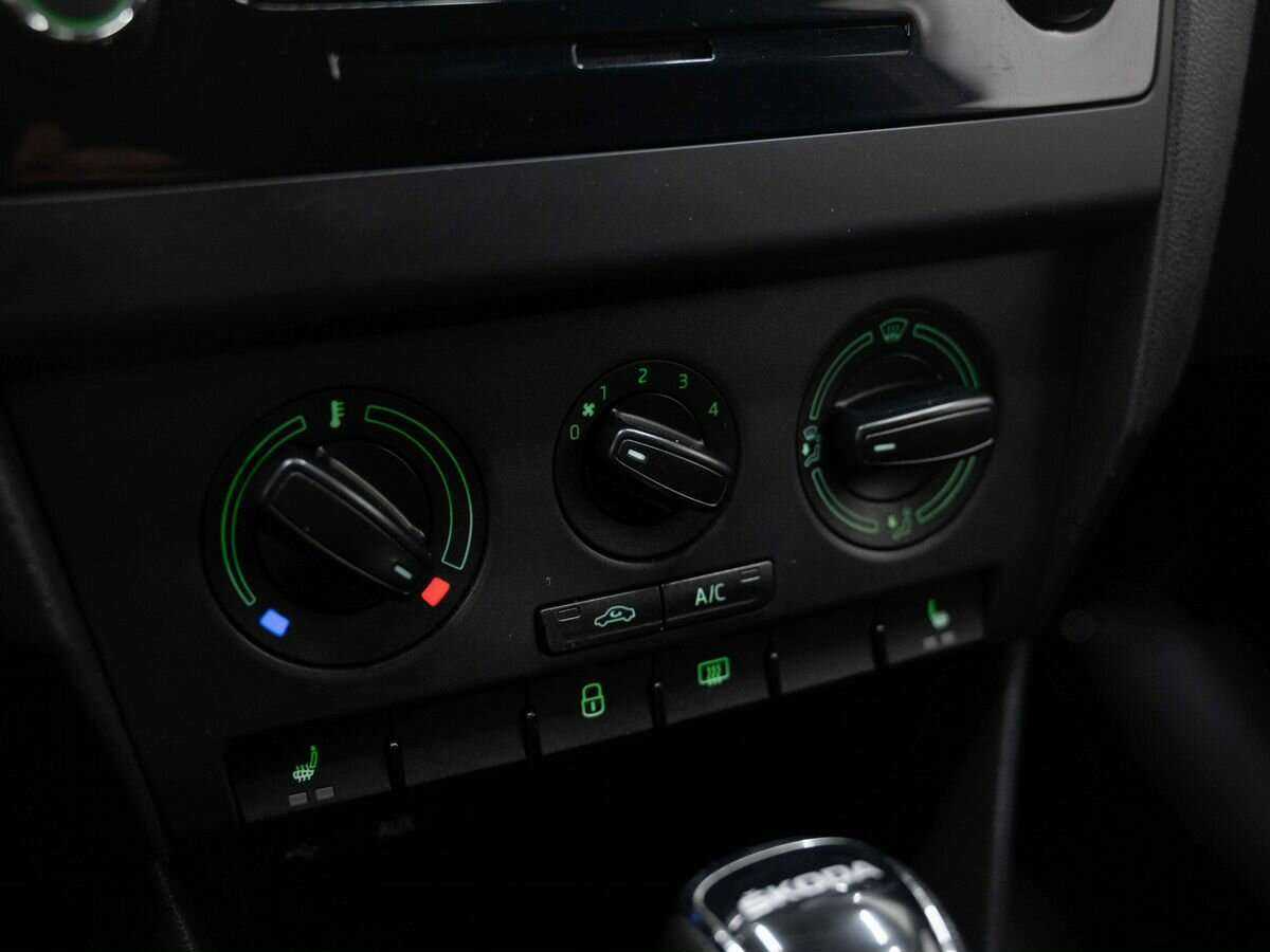 Skoda Rapid с пробегом — 2017 год. Фото: #18