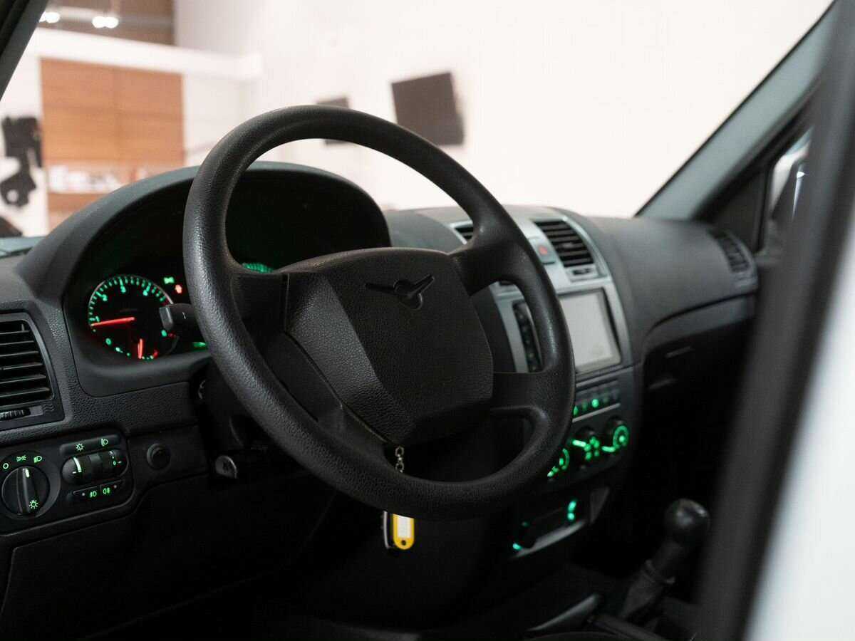 УАЗ Patriot с пробегом — 2015 год. Фото: #4