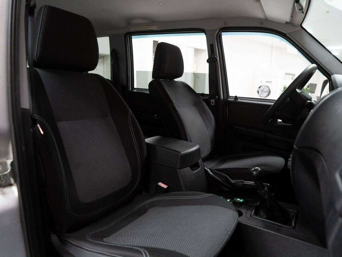 УАЗ Patriot с пробегом — 2015 год. Фото: #9