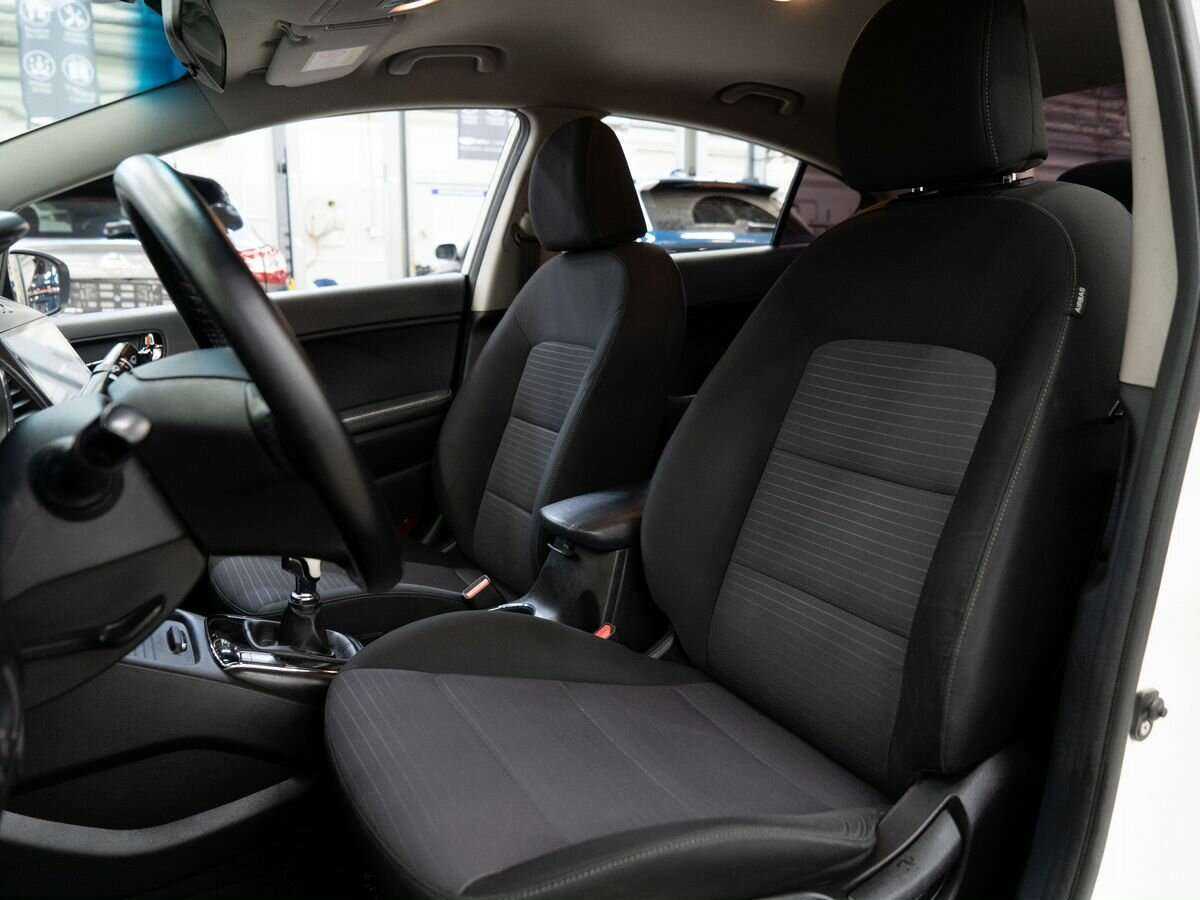 Kia Cerato с пробегом — 2017 год. Фото: #5