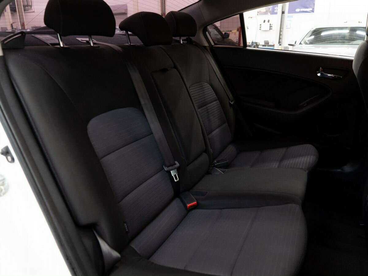 Kia Cerato с пробегом — 2017 год. Фото: #7