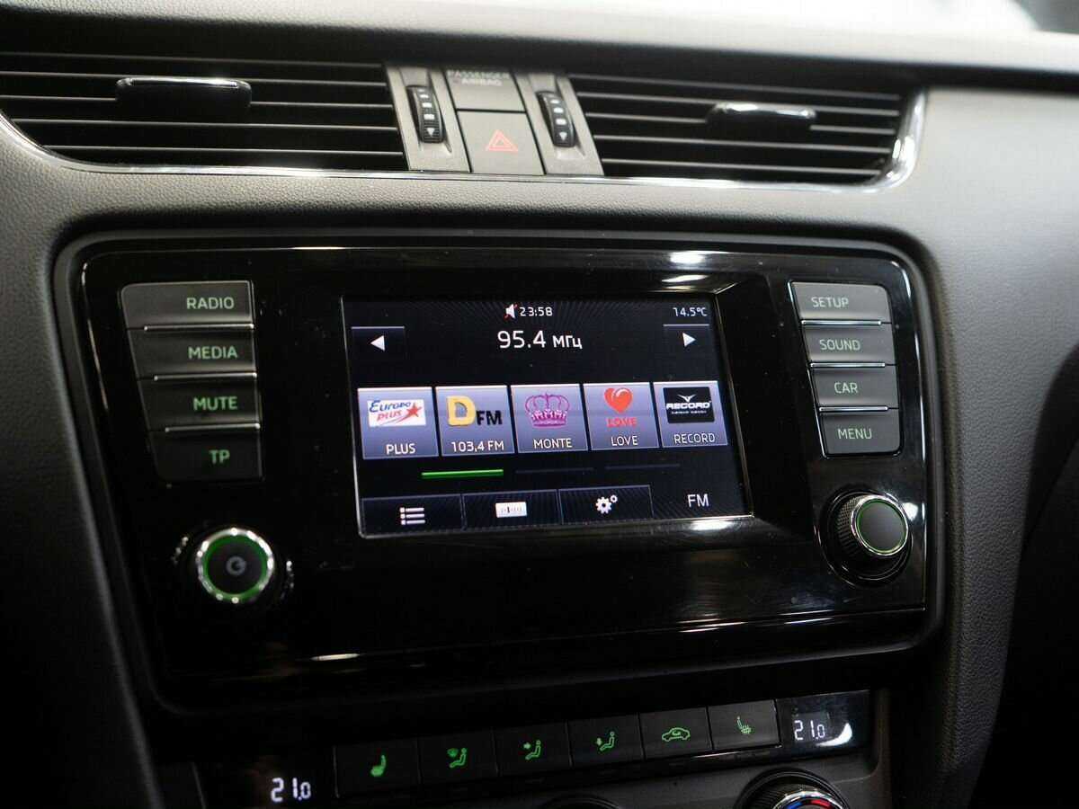 Skoda Octavia с пробегом — 2014 год. Фото: #10