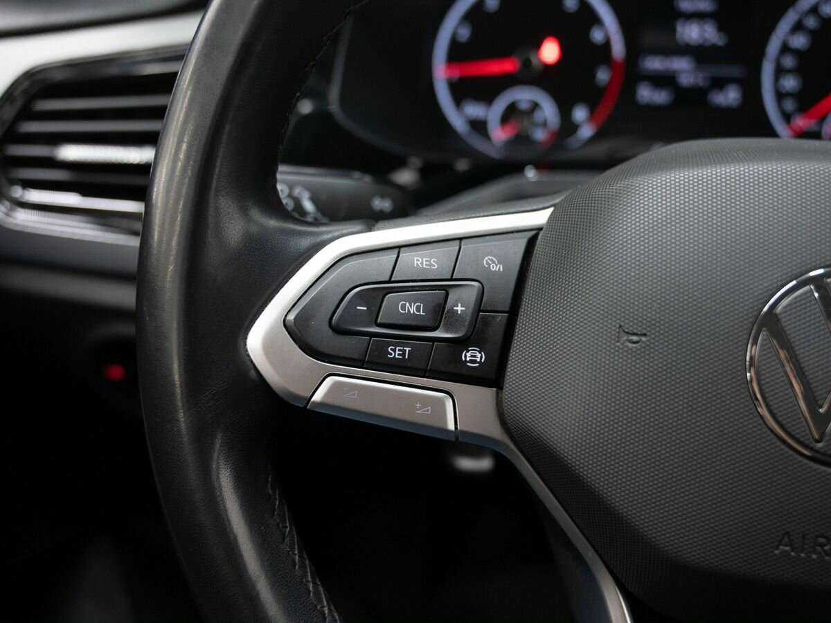 Volkswagen Polo с пробегом — 2020 год. Фото: #22