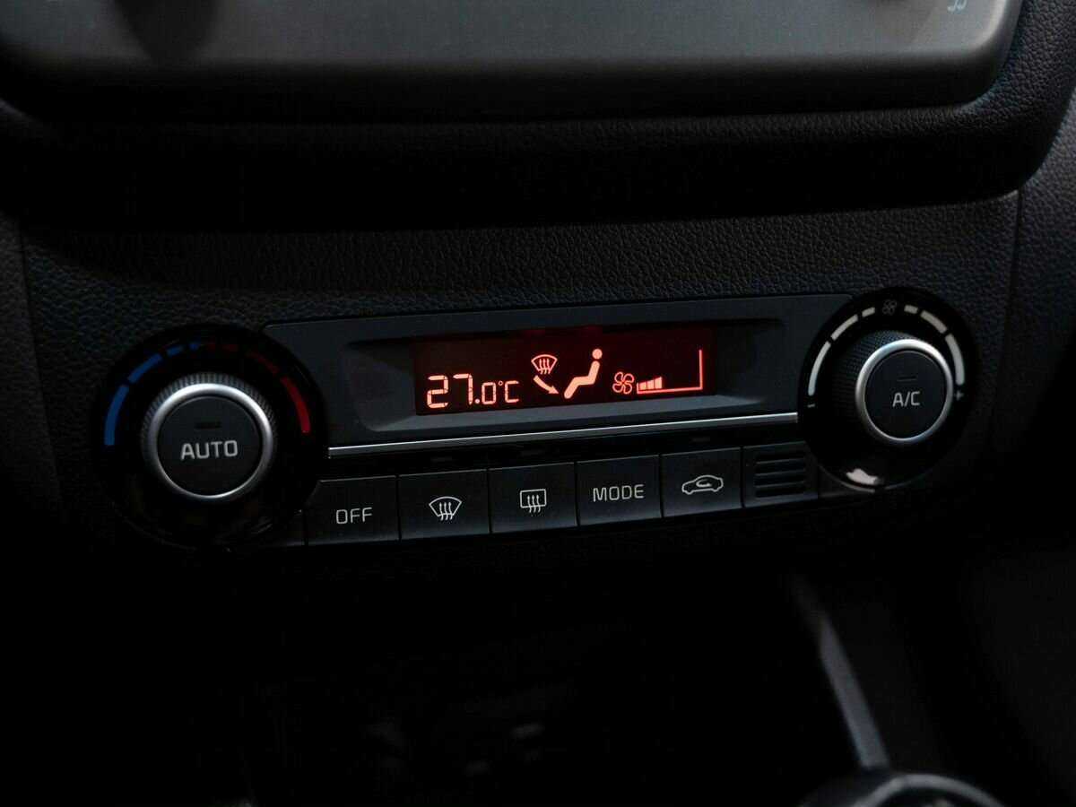 Kia Rio с пробегом — 2015 год. Фото: #20