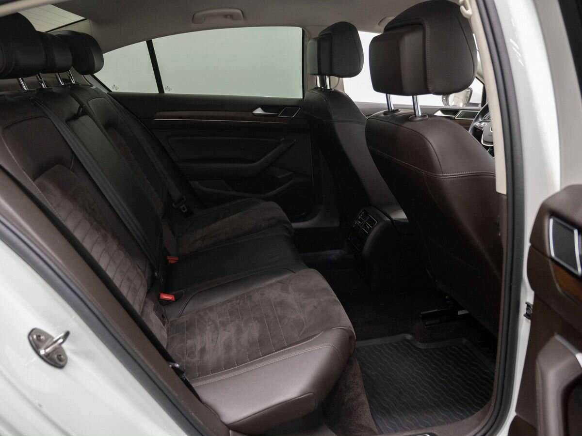 Volkswagen Passat с пробегом — 2016 год. Фото: #9