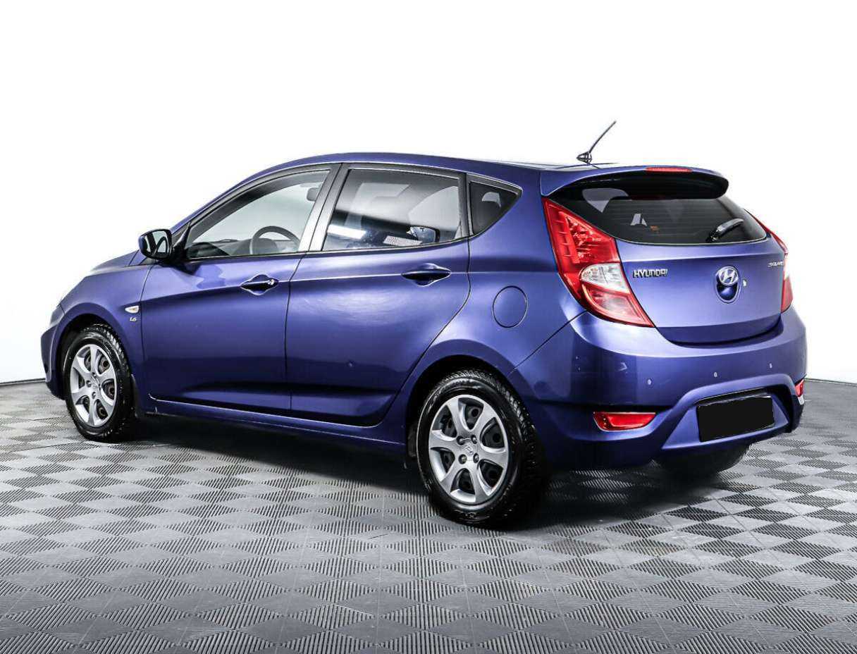 Hyundai Solaris с пробегом — 2012 год. Фото: #6