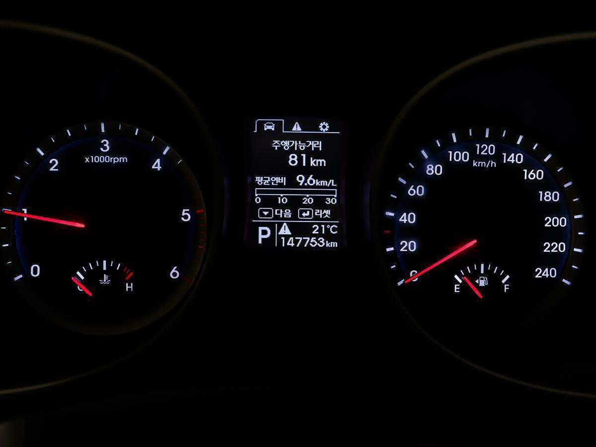 Hyundai Santa Fe с пробегом — 2013 год. Фото: #11