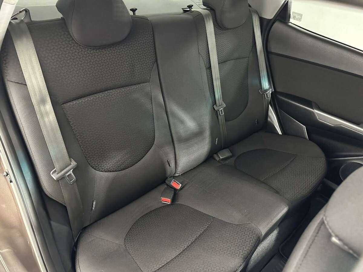 Kia Rio с пробегом — 2015 год. Фото: #12