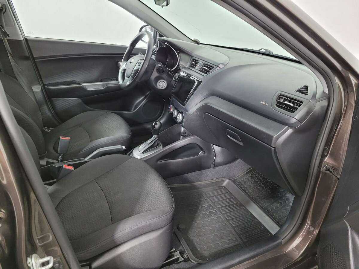 Kia Rio с пробегом — 2016 год. Фото: #13