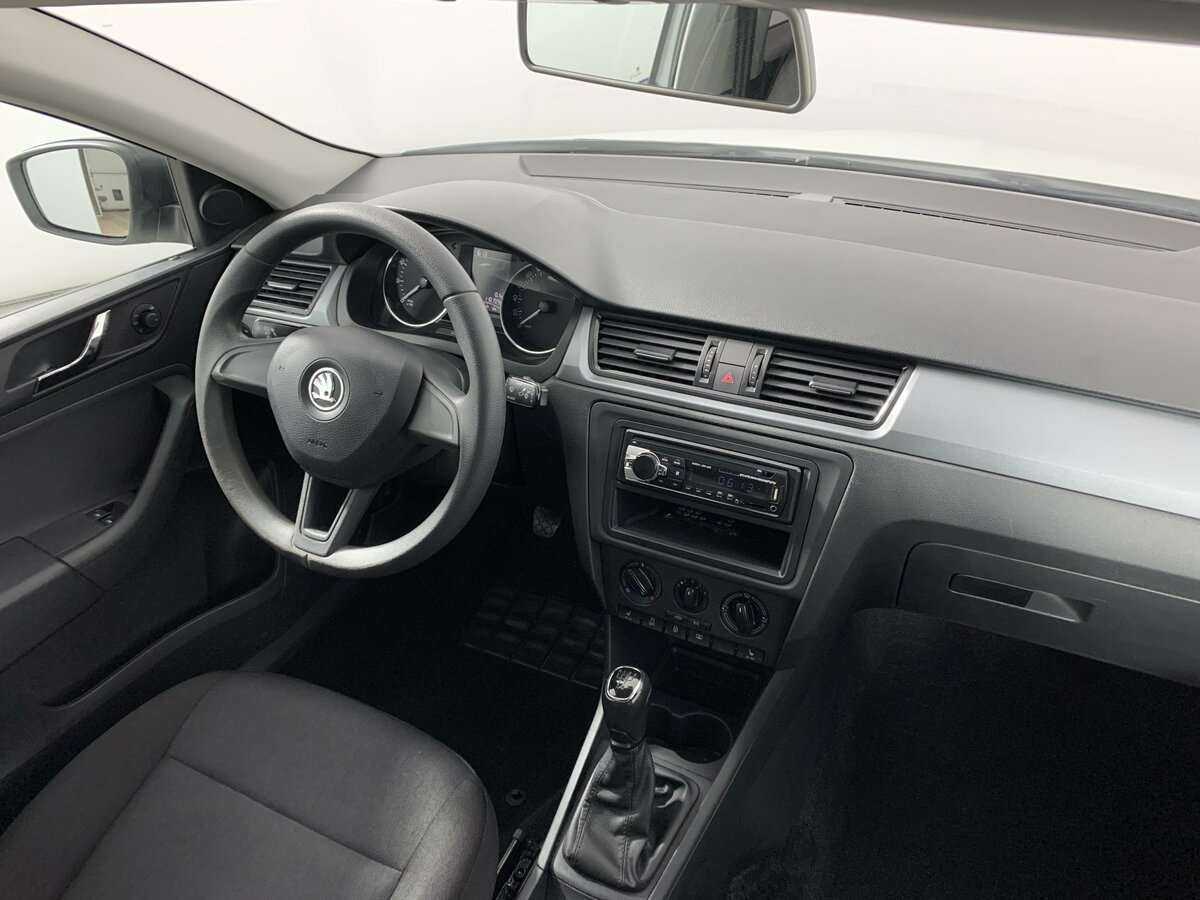 Skoda Rapid с пробегом — 2017 год. Фото: #10