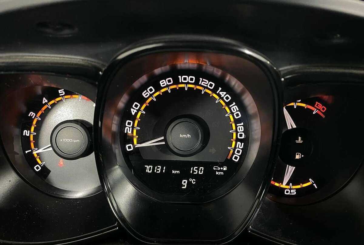 Lada (ВАЗ) Vesta с пробегом — 2019 год. Фото: #9