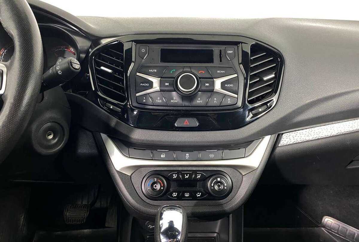 Lada (ВАЗ) Vesta с пробегом — 2020 год. Фото: #11