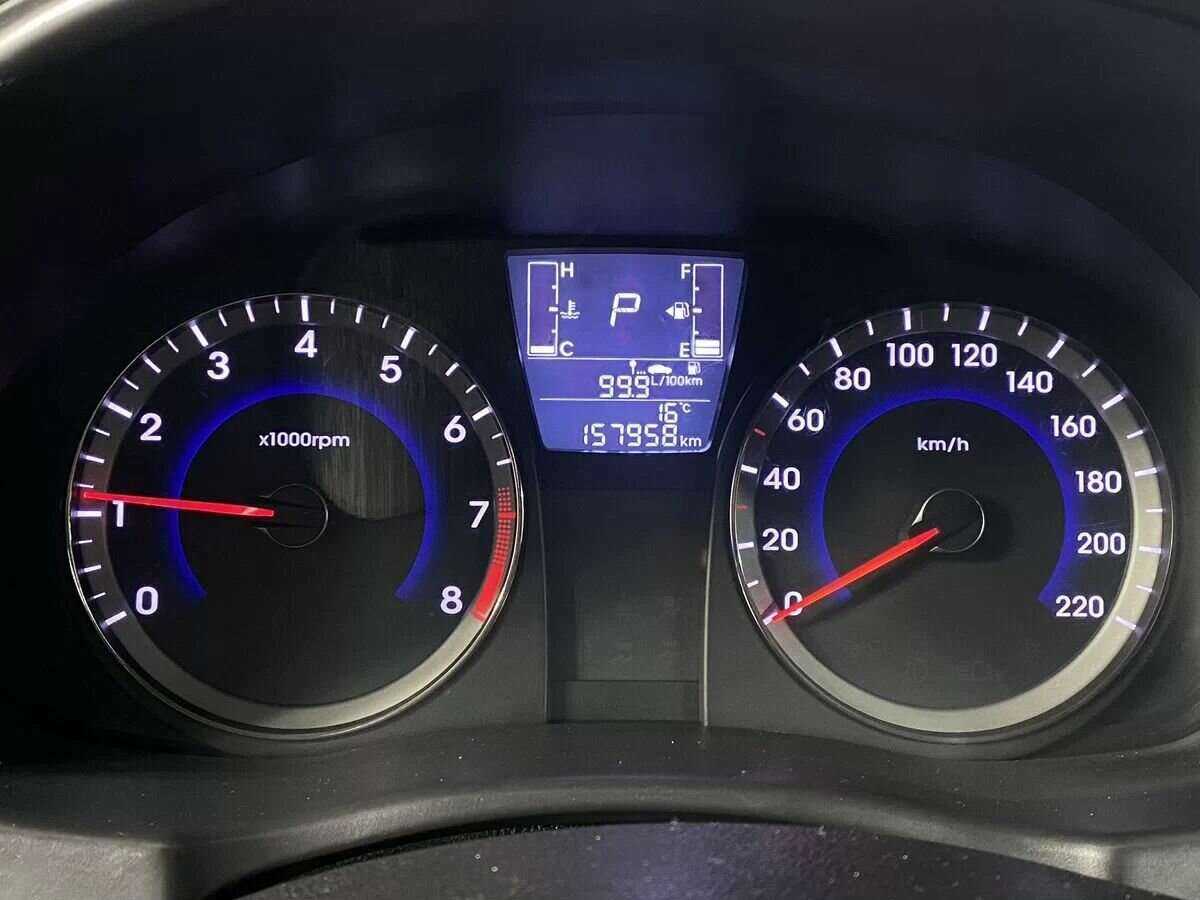 Hyundai Solaris с пробегом — 2016 год. Фото: #16