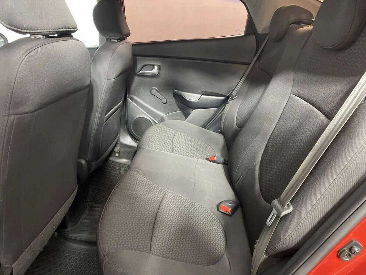 Kia Rio с пробегом — 2016 год. Фото: #9