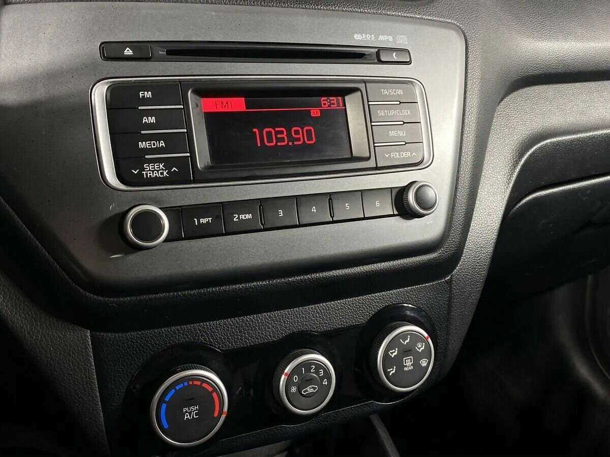 Kia Rio с пробегом — 2016 год. Фото: #14