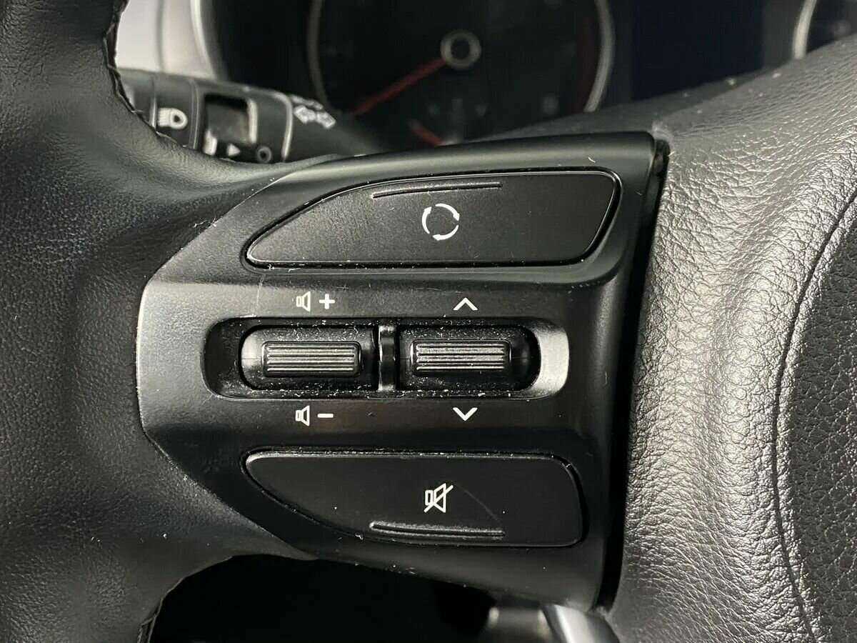 Kia Rio с пробегом — 2020 год. Фото: #10