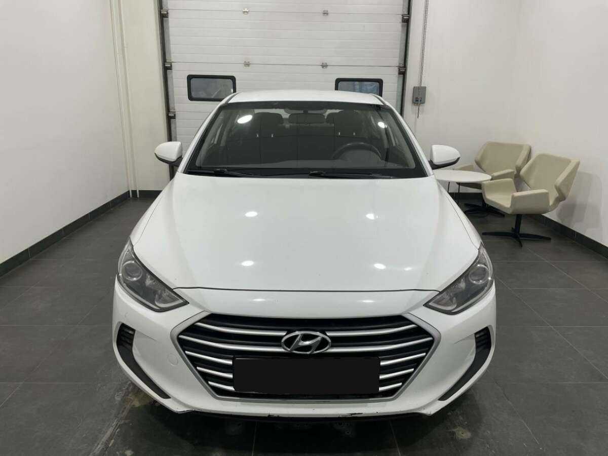Hyundai Elantra с пробегом — 2016 год. Фото: #1