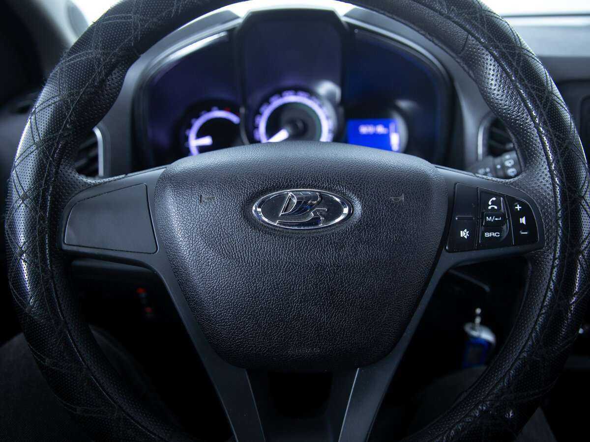 Lada (ВАЗ) XRAY с пробегом — 2017 год. Фото: #14