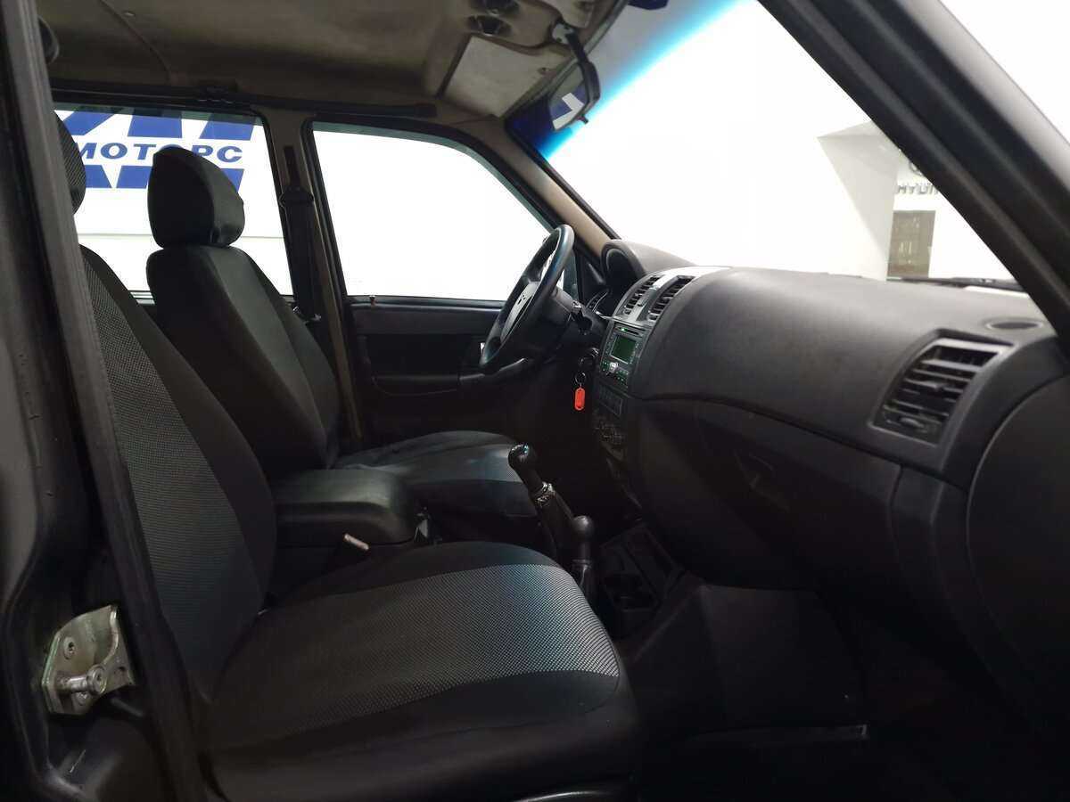 УАЗ Patriot с пробегом — 2012 год. Фото: #10