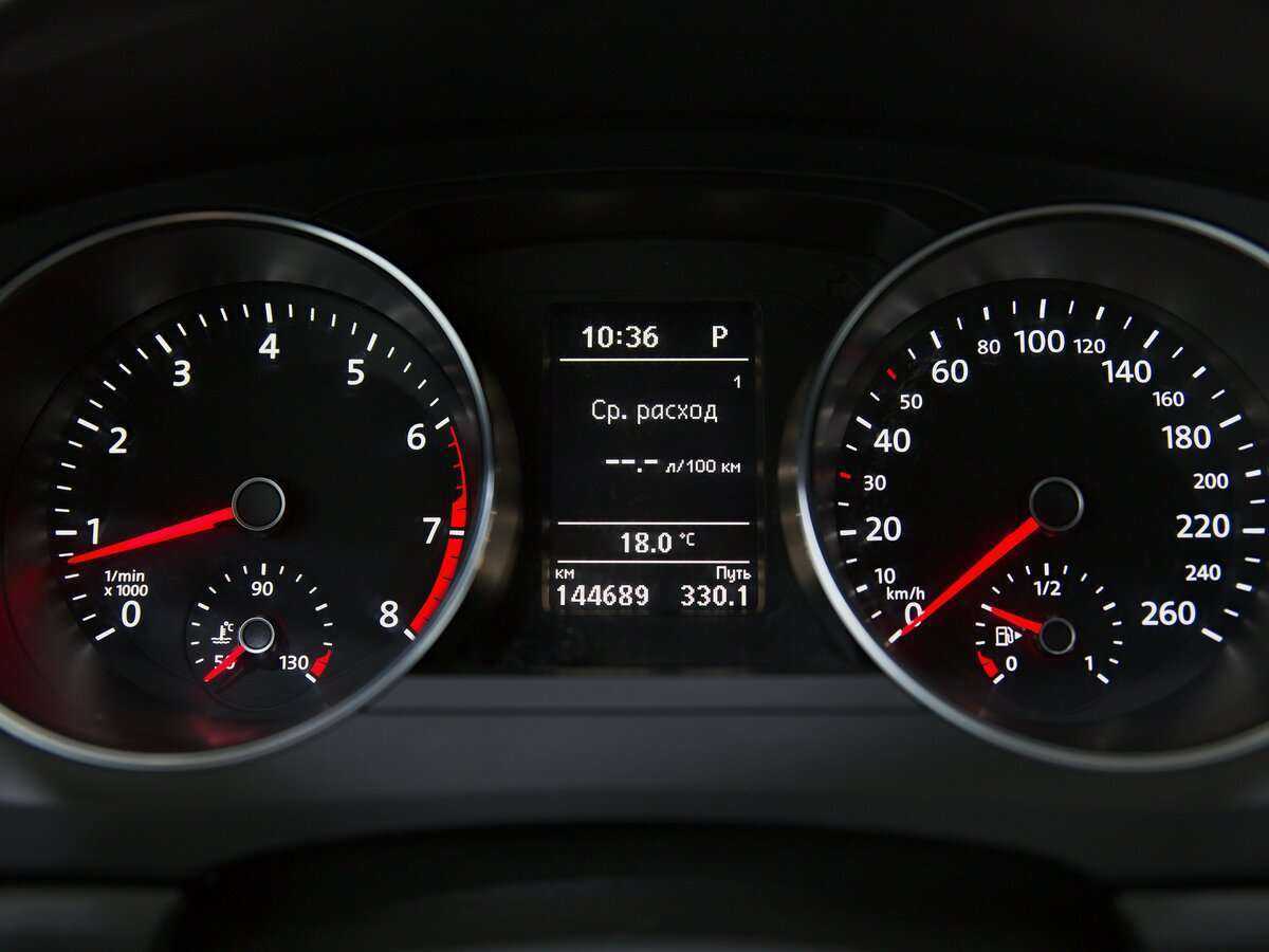 Volkswagen Jetta с пробегом — 2015 год. Фото: #8