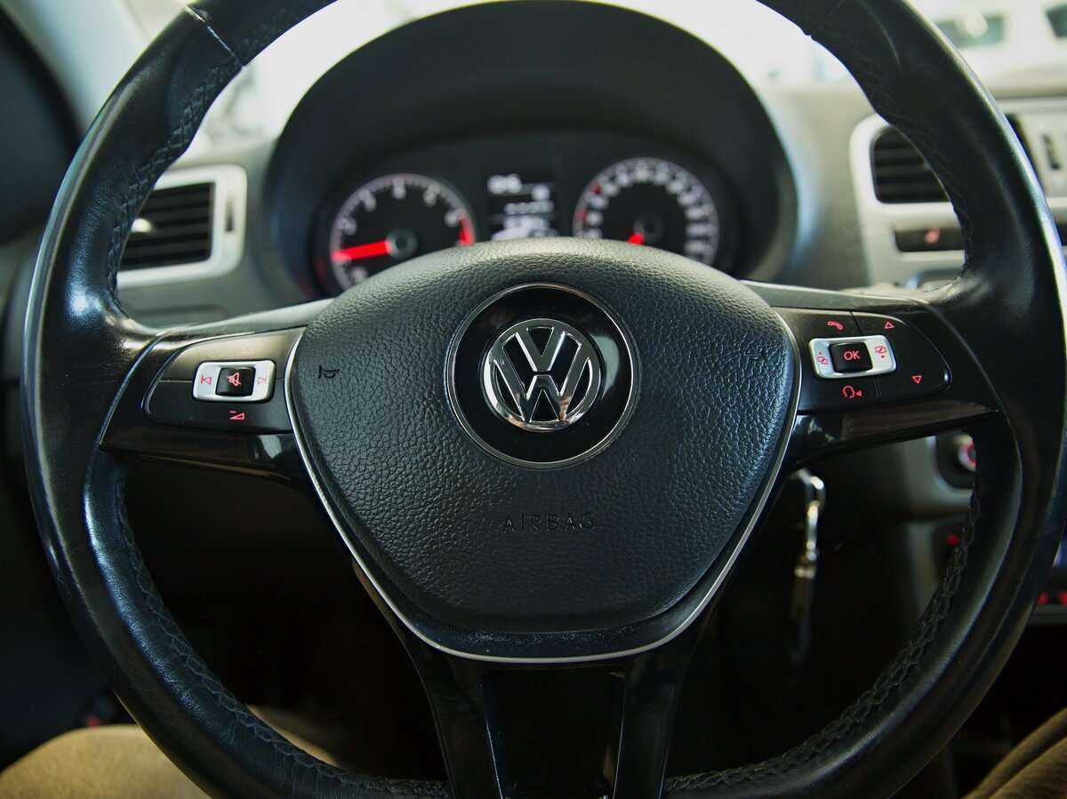 Volkswagen Polo с пробегом — 2016 год. Фото: #3