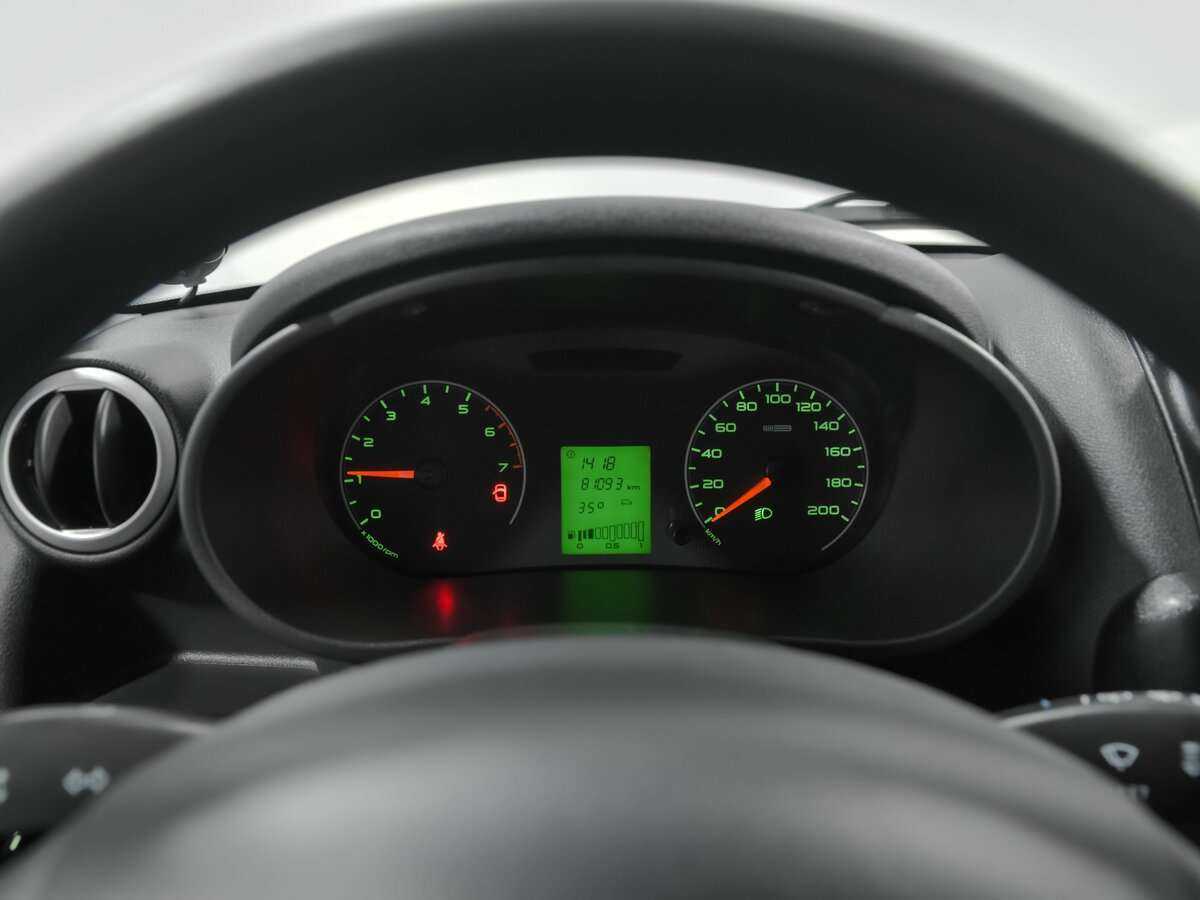 Lada (ВАЗ) Granta с пробегом — 2015 год. Фото: #6