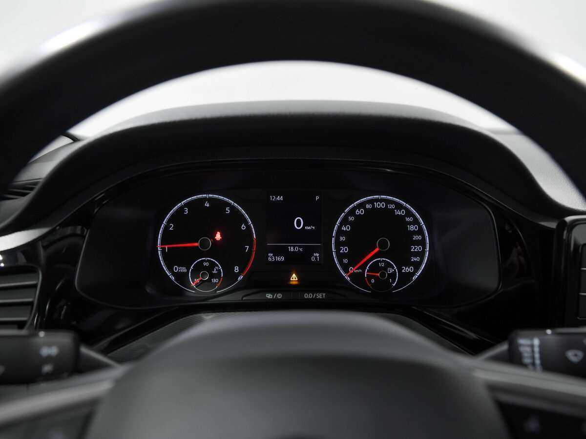 Volkswagen Polo с пробегом — 2021 год. Фото: #6