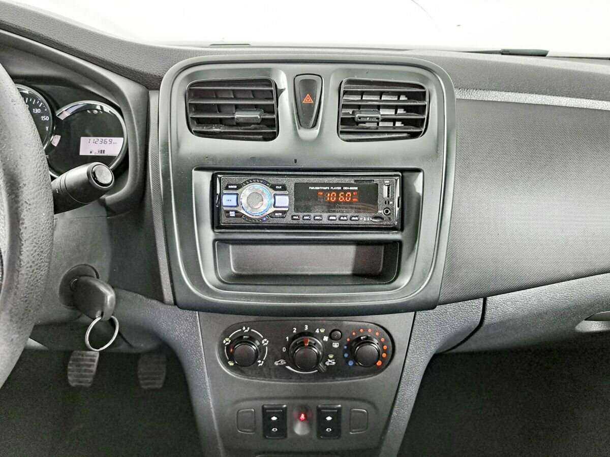 Renault Logan с пробегом — 2016 год. Фото: #14