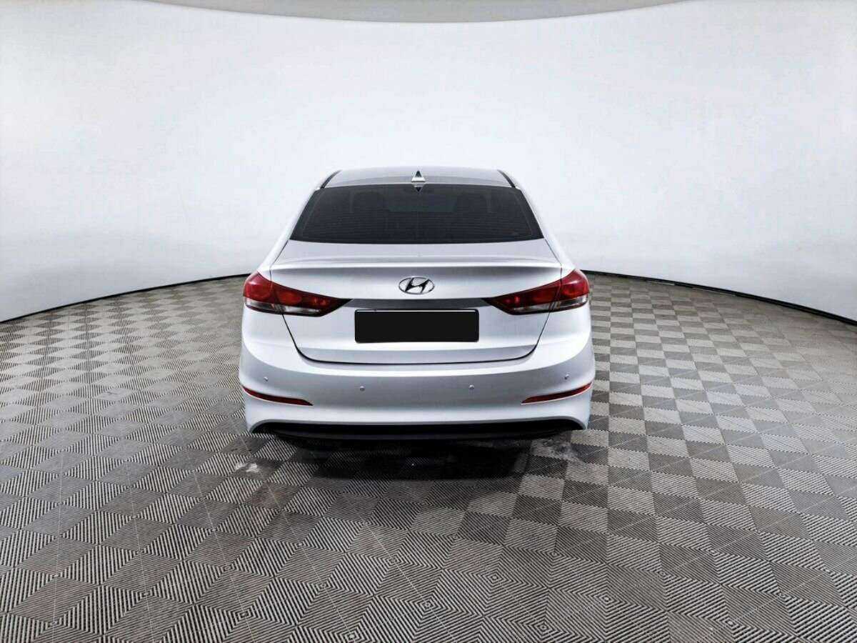 Hyundai Elantra с пробегом — 2017 год. Фото: #5