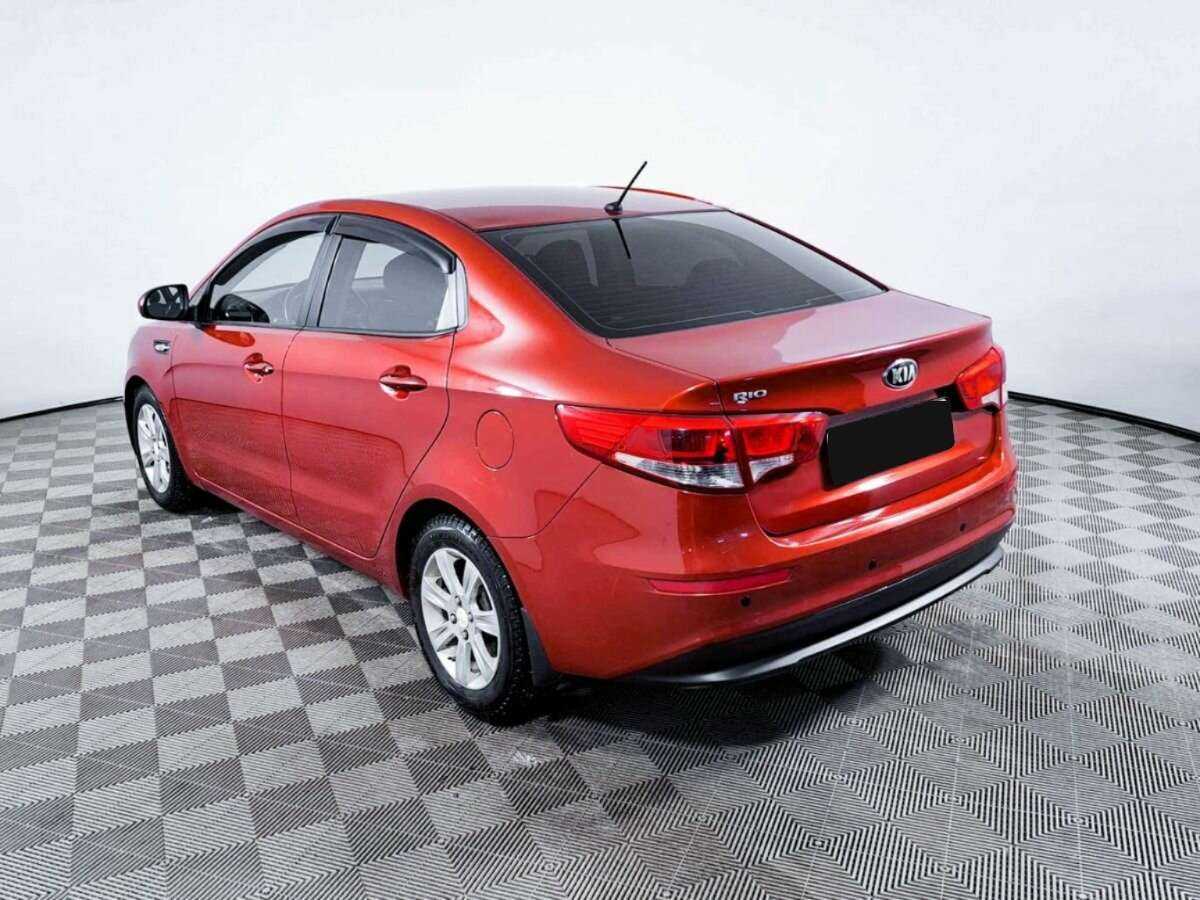 Kia Rio с пробегом — 2015 год. Фото: #6