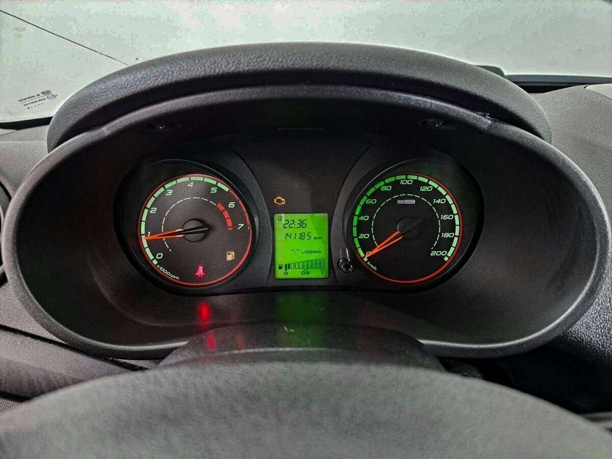 Lada (ВАЗ) Kalina с пробегом — 2014 год. Фото: #10