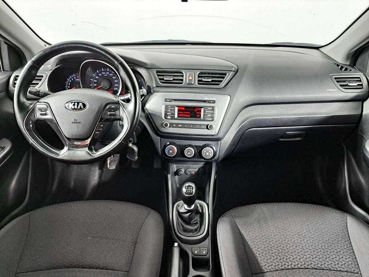 Kia Rio с пробегом — 2015 год. Фото: #11
