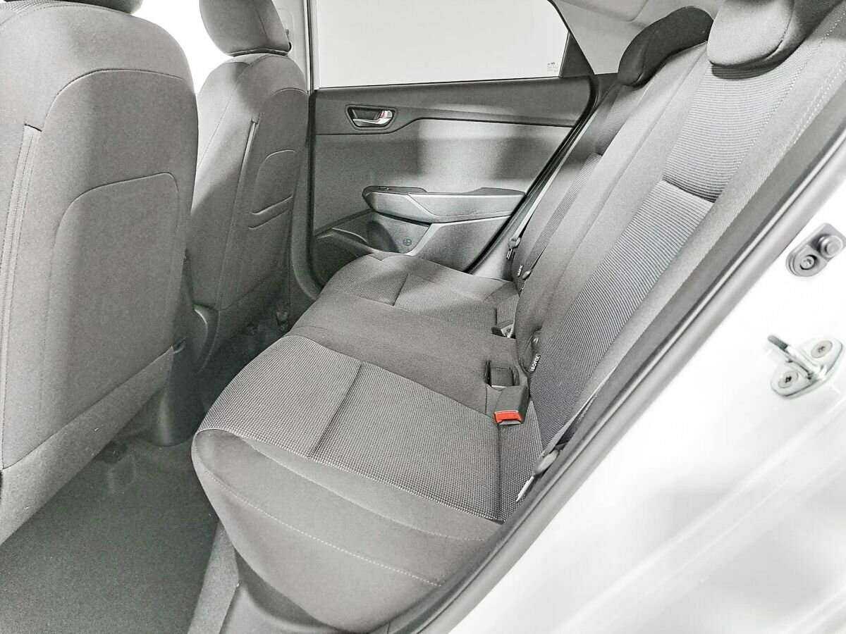 Hyundai Solaris с пробегом — 2021 год. Фото: #9