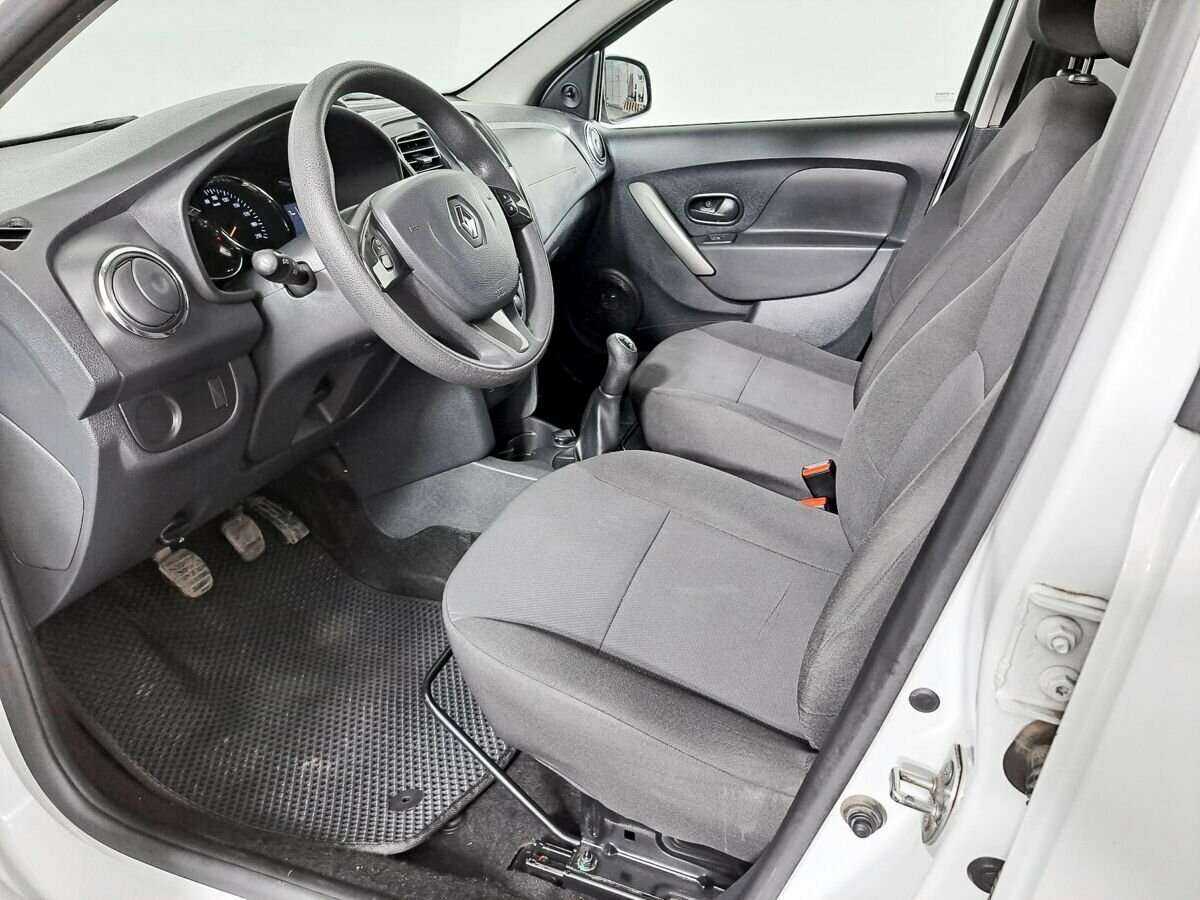 Renault Sandero с пробегом — 2018 год. Фото: #11