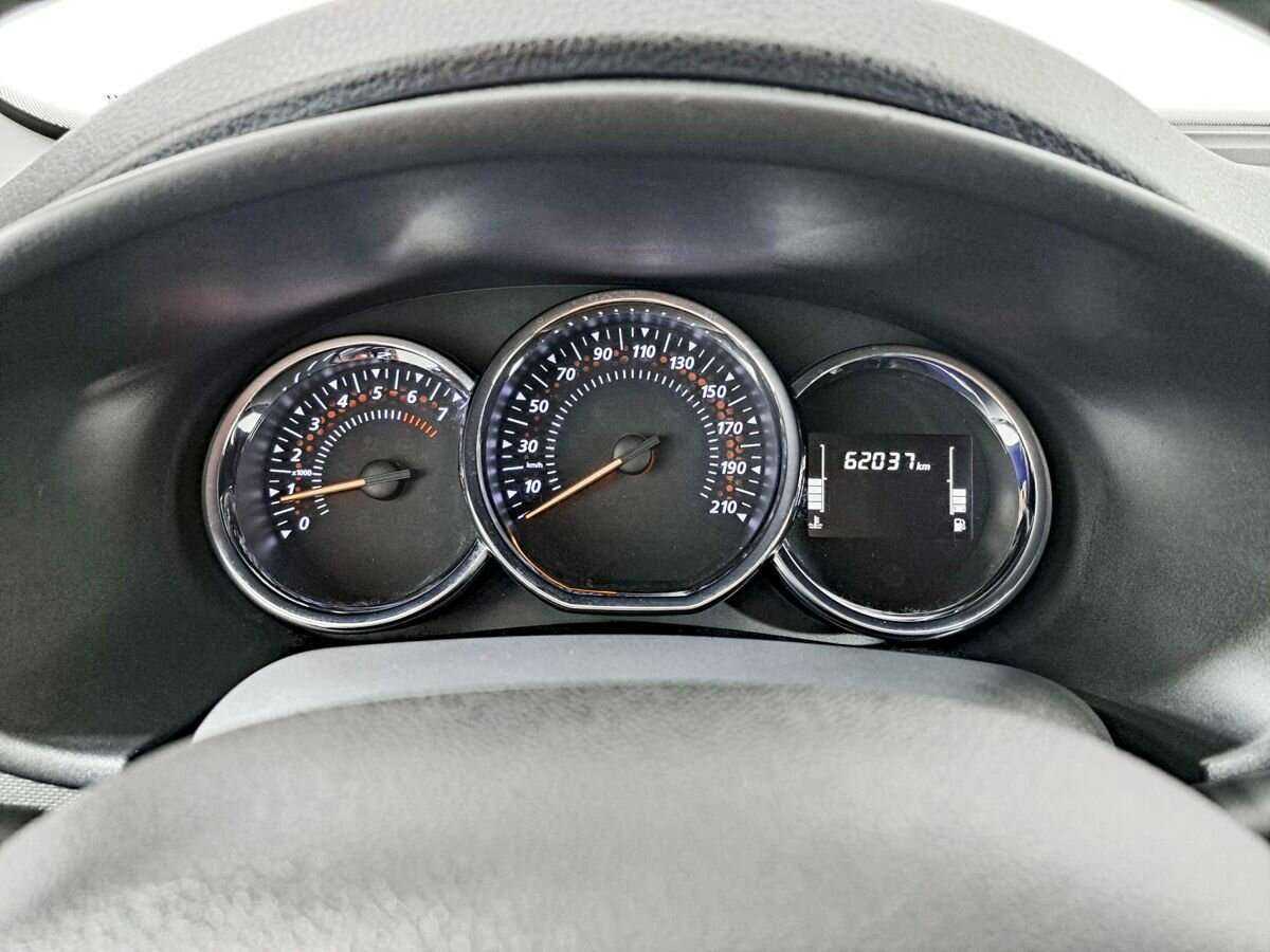 Renault Sandero с пробегом — 2019 год. Фото: #10